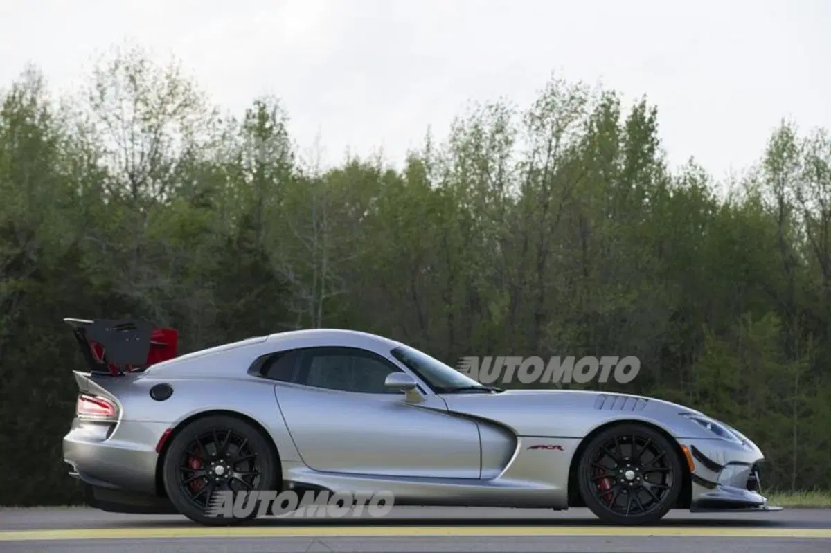 Dodge Viper ACR 2016, la Viper da corsa ma “legale” (36)