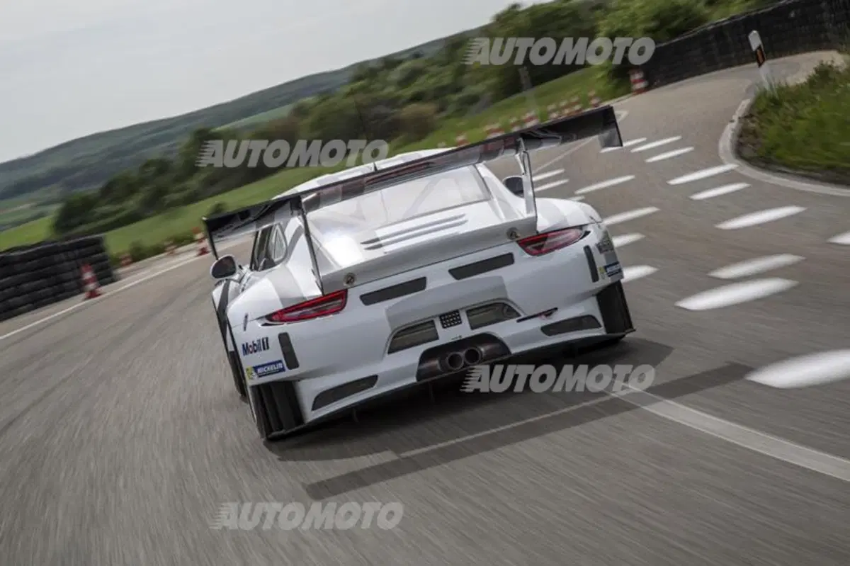 Porsche 911 GT3 R, ecco la generazione 991 (2)