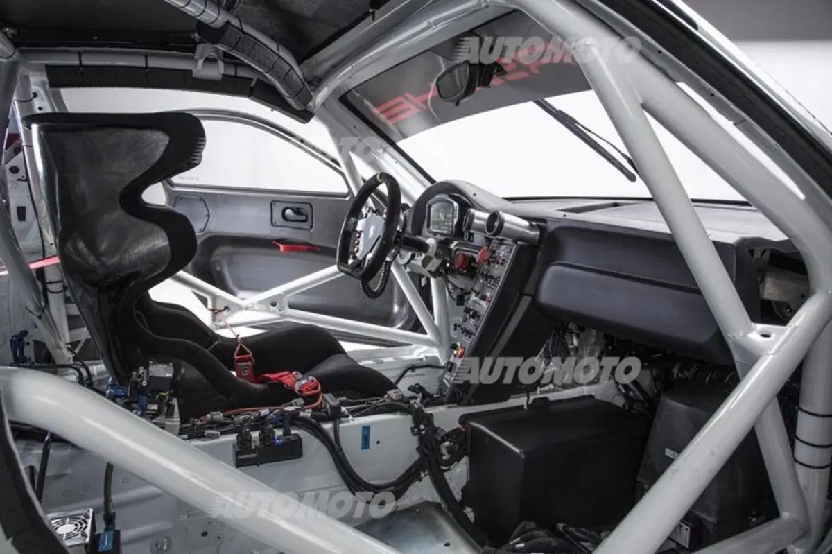 Porsche 911 GT3 R, ecco la generazione 991 (6)