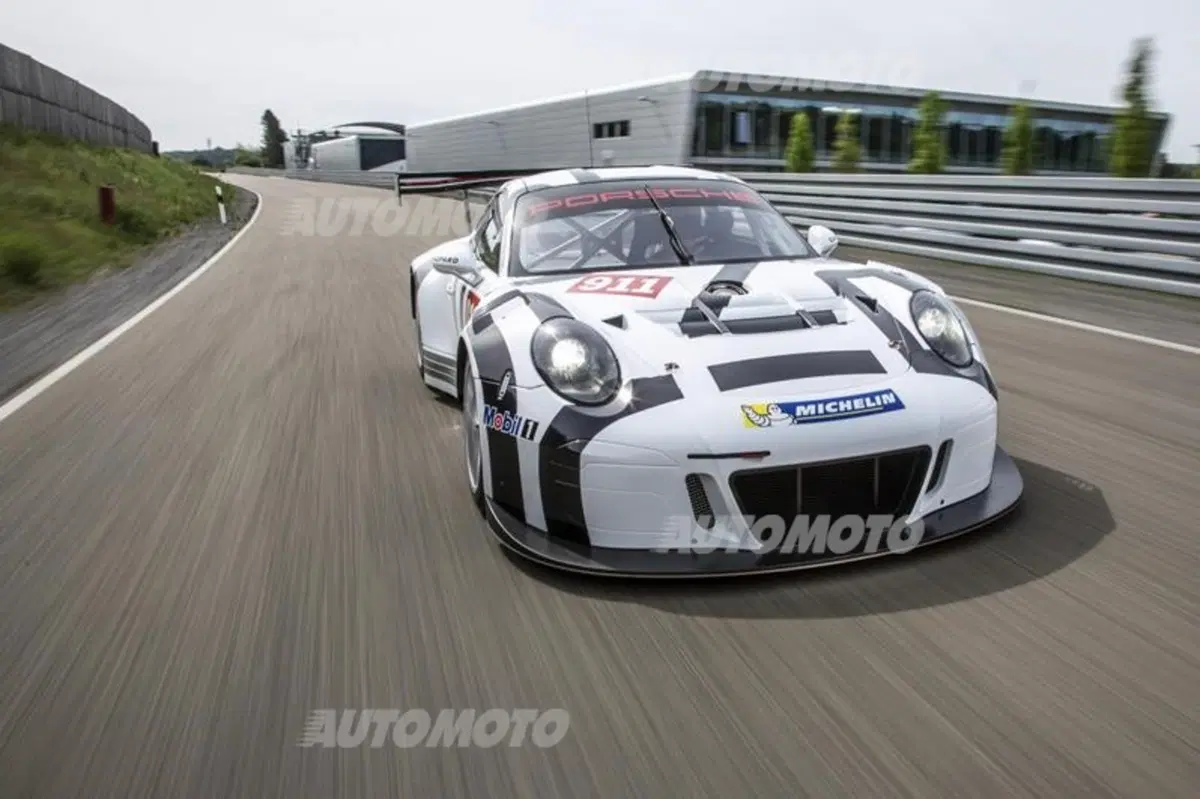 Porsche 911 GT3 R, ecco la generazione 991 (9)