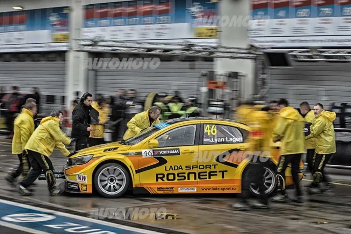 WTCC 2015, qualifiche Germania: López in pole