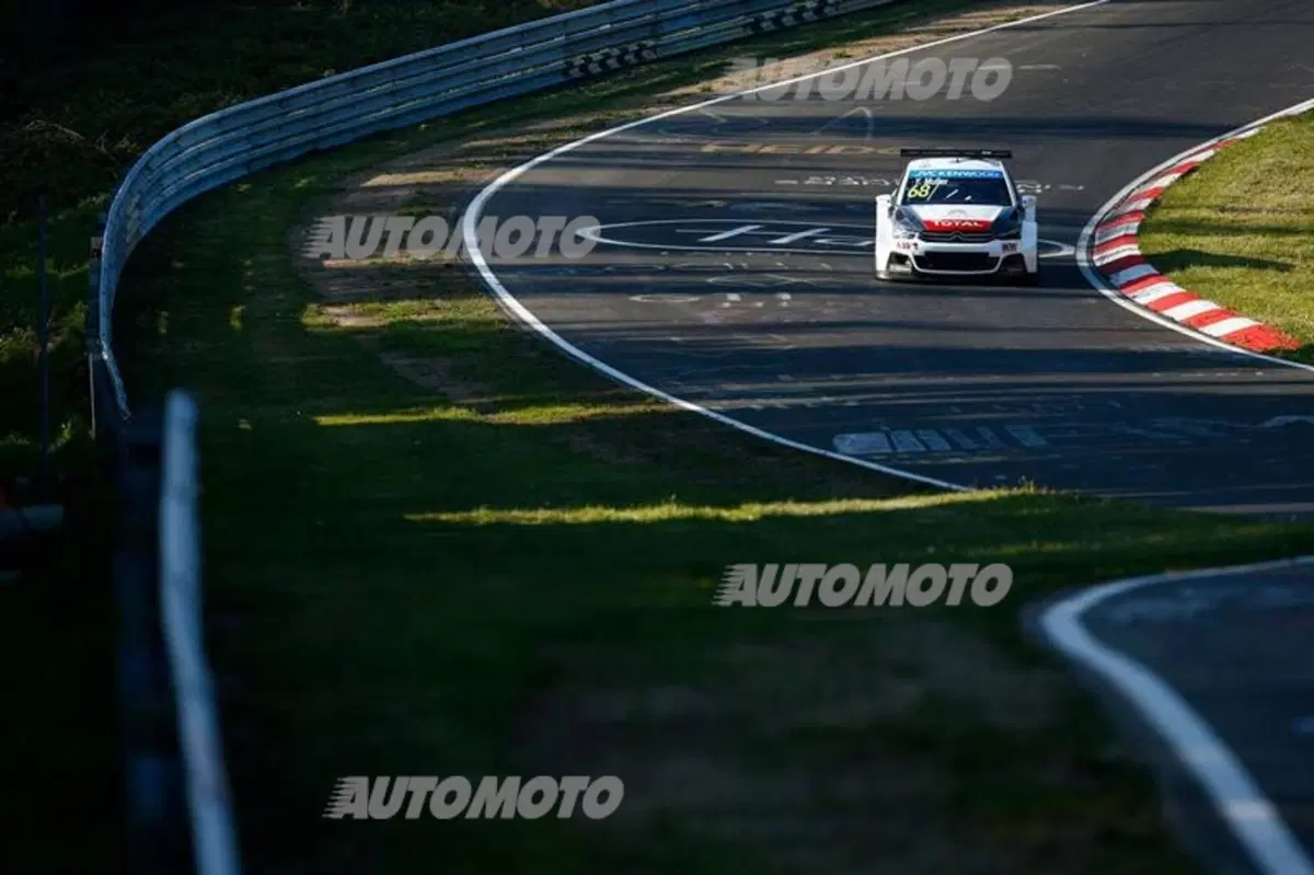WTCC 2015 Germania, Nordschleife: vincono López e Muller (4)