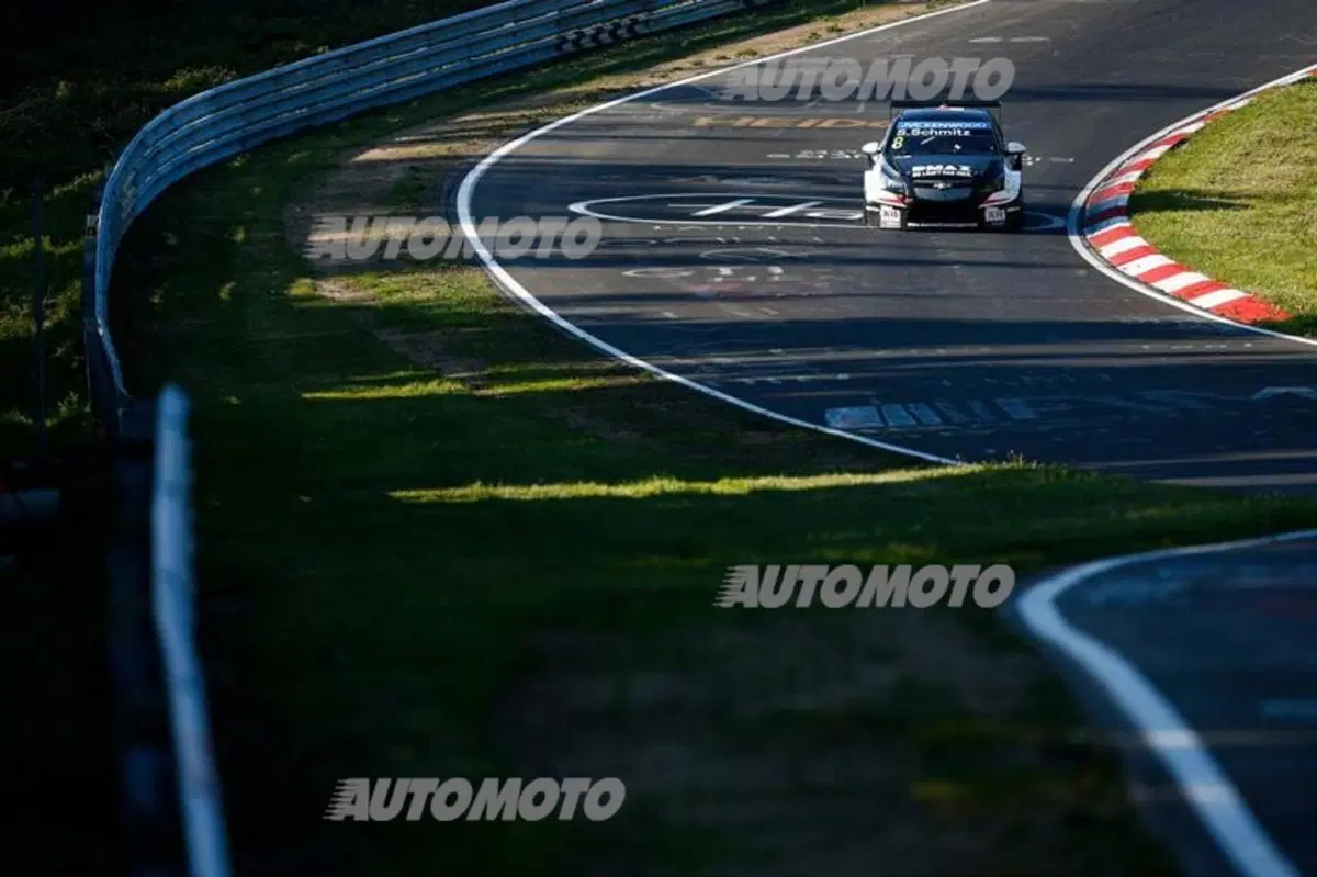 WTCC 2015 Germania, Nordschleife: vincono López e Muller (5)