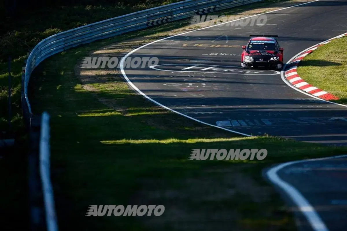 WTCC 2015 Germania, Nordschleife: vincono López e Muller (6)
