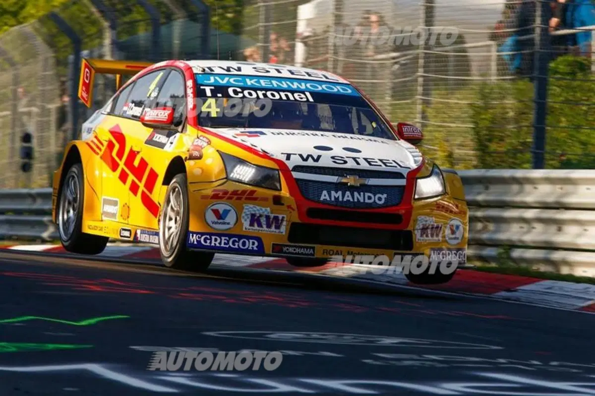 WTCC 2015 Germania, Nordschleife: vincono López e Muller (7)