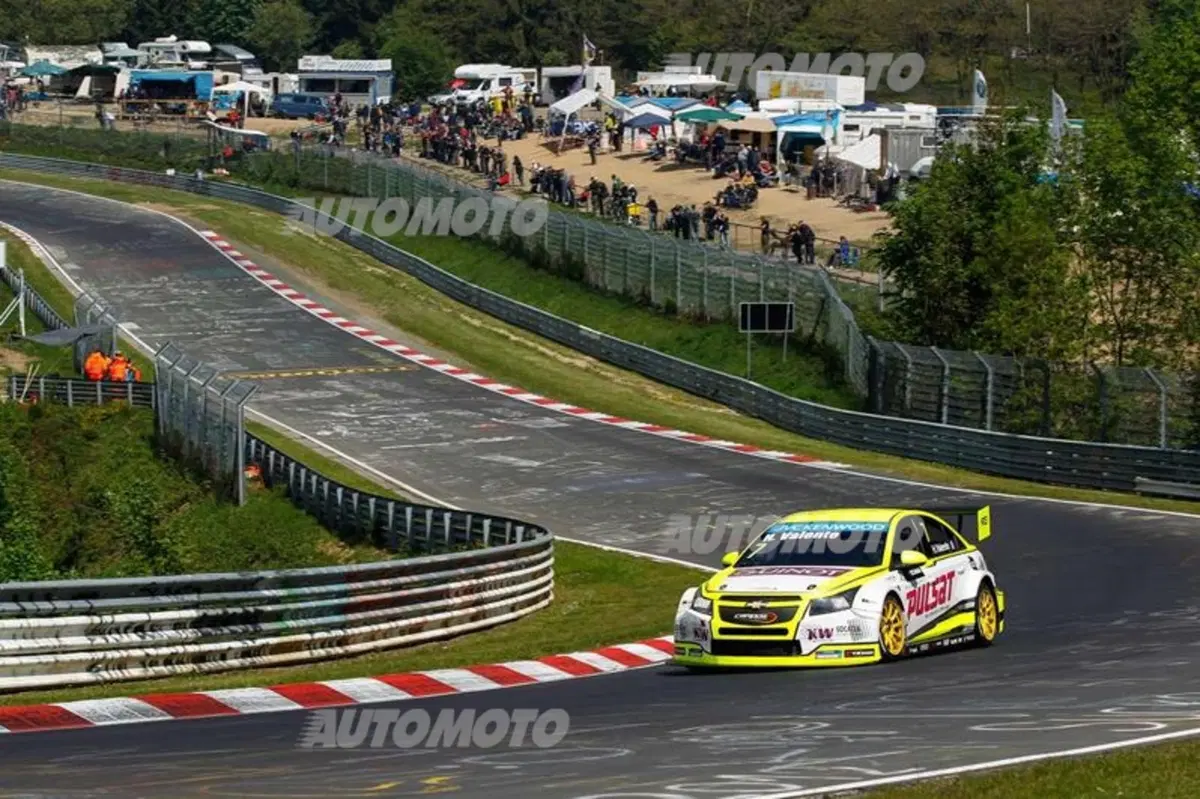 WTCC 2015 Germania, Nordschleife: vincono López e Muller (13)