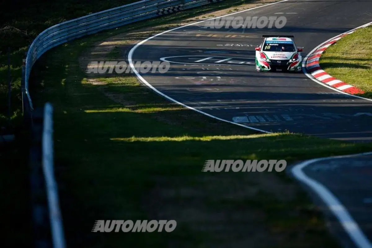 WTCC 2015 Germania, Nordschleife: vincono López e Muller (16)