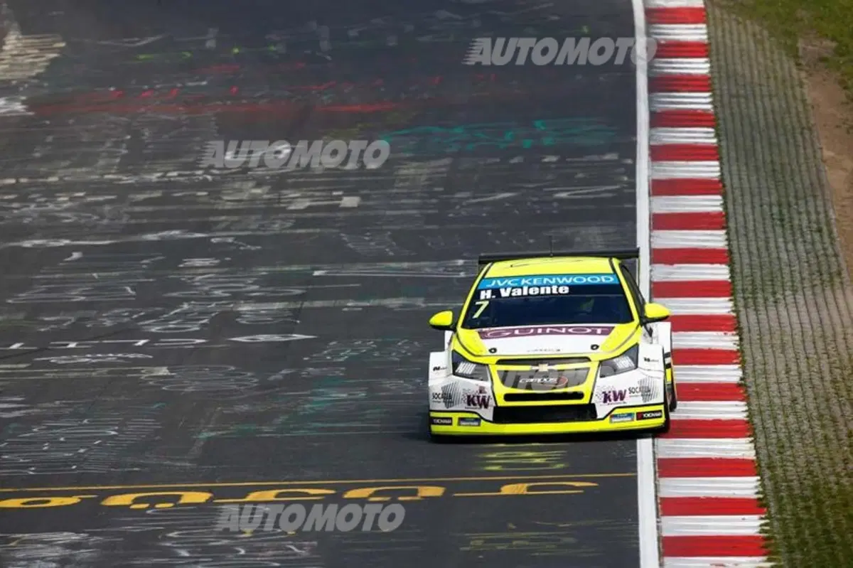 WTCC 2015 Germania, Nordschleife: vincono López e Muller (22)