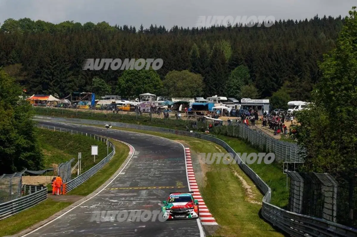WTCC 2015 Germania, Nordschleife: vincono López e Muller (30)