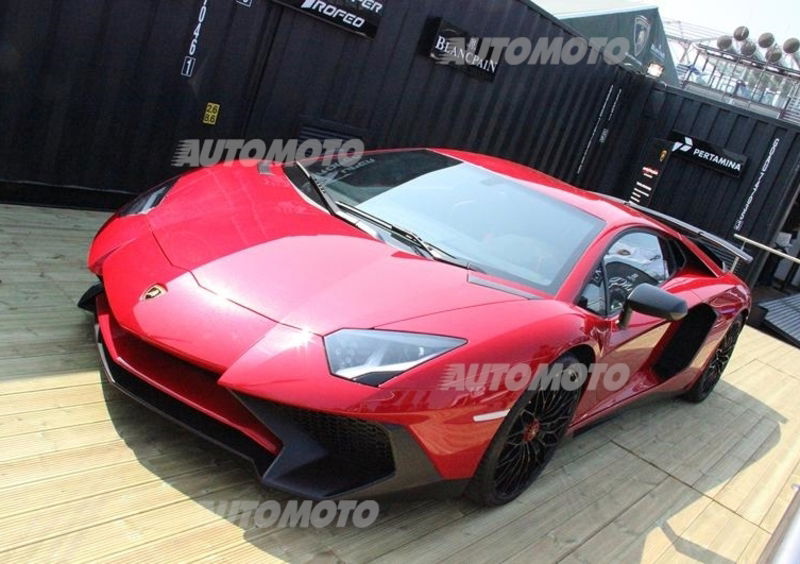 Lamborghini Aventador SV: un missile, sotto i 7 minuti al N&uuml;rburgring!