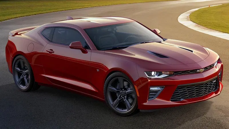 Nuova Chevrolet Camaro: eccola, pi&ugrave; cattiva (ed efficiente) che mai!