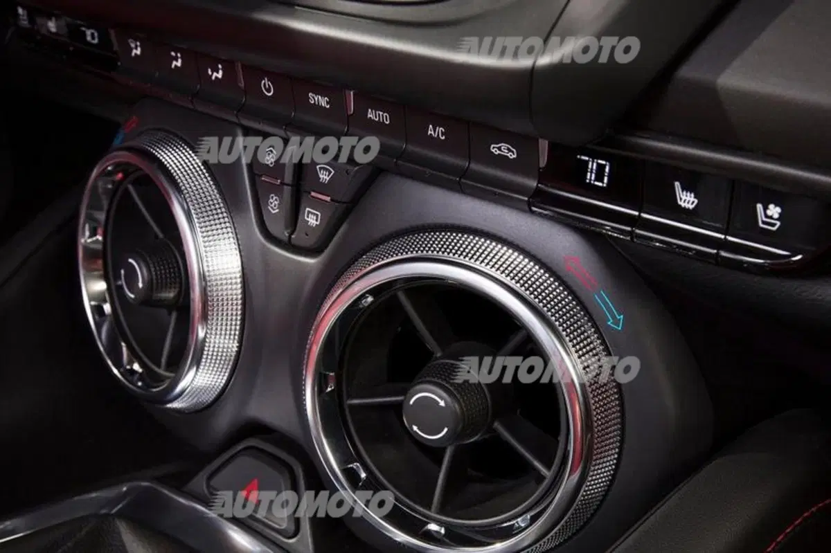 Nuova Chevrolet Camaro: eccola, più cattiva (ed efficiente) che mai! (17)