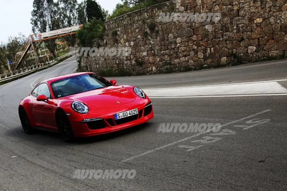 Porsche 911 GTS