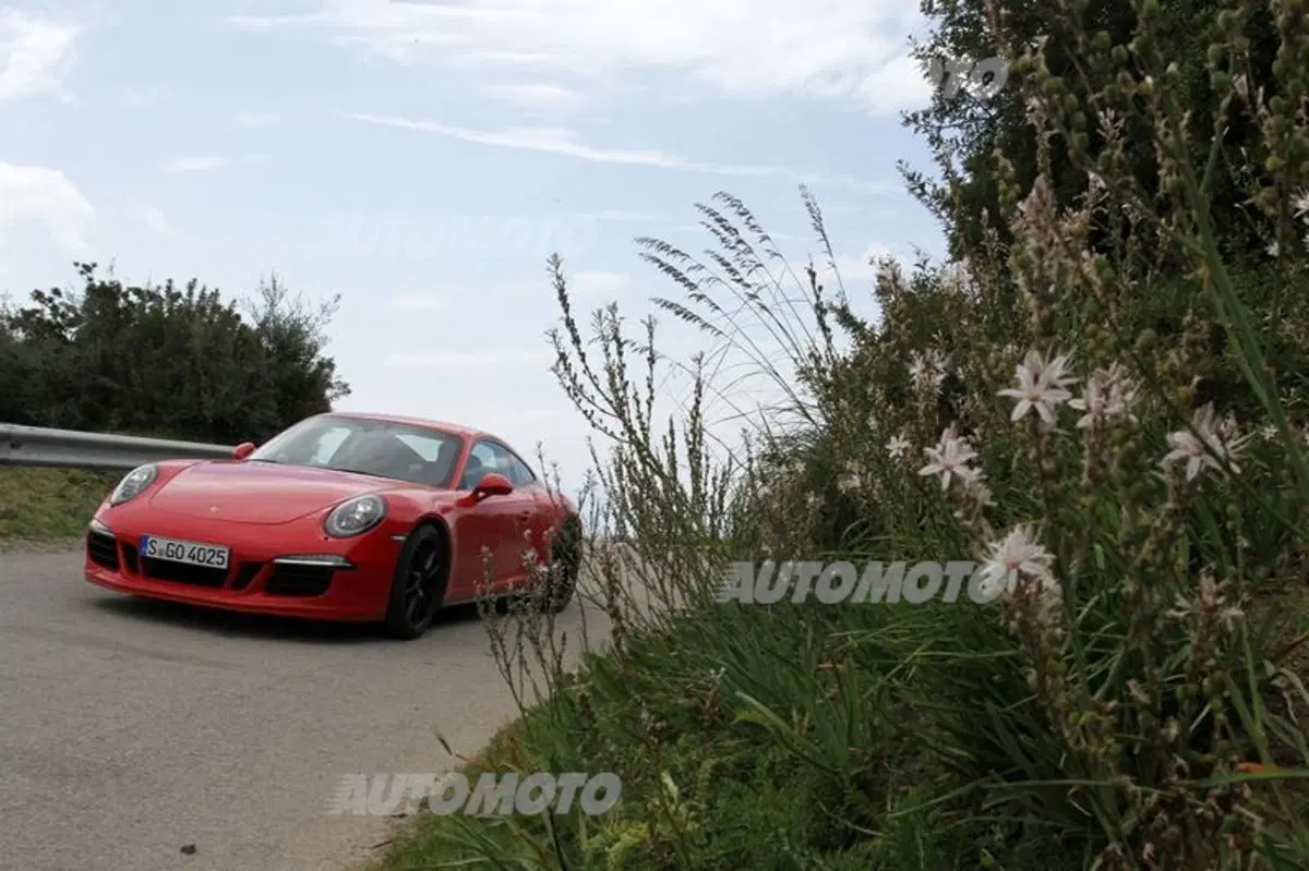 Porsche 911 GTS (10)