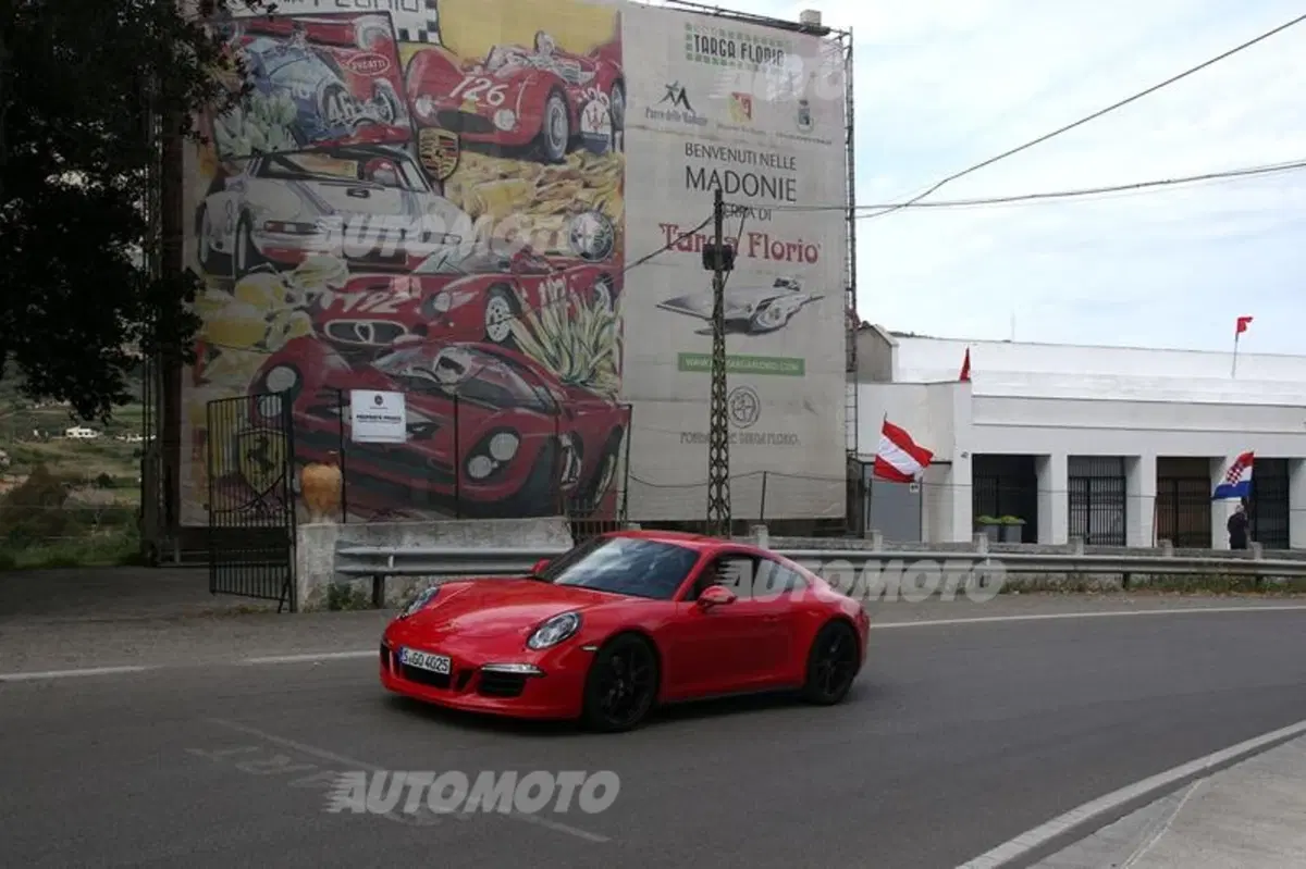 Porsche 911 GTS (11)