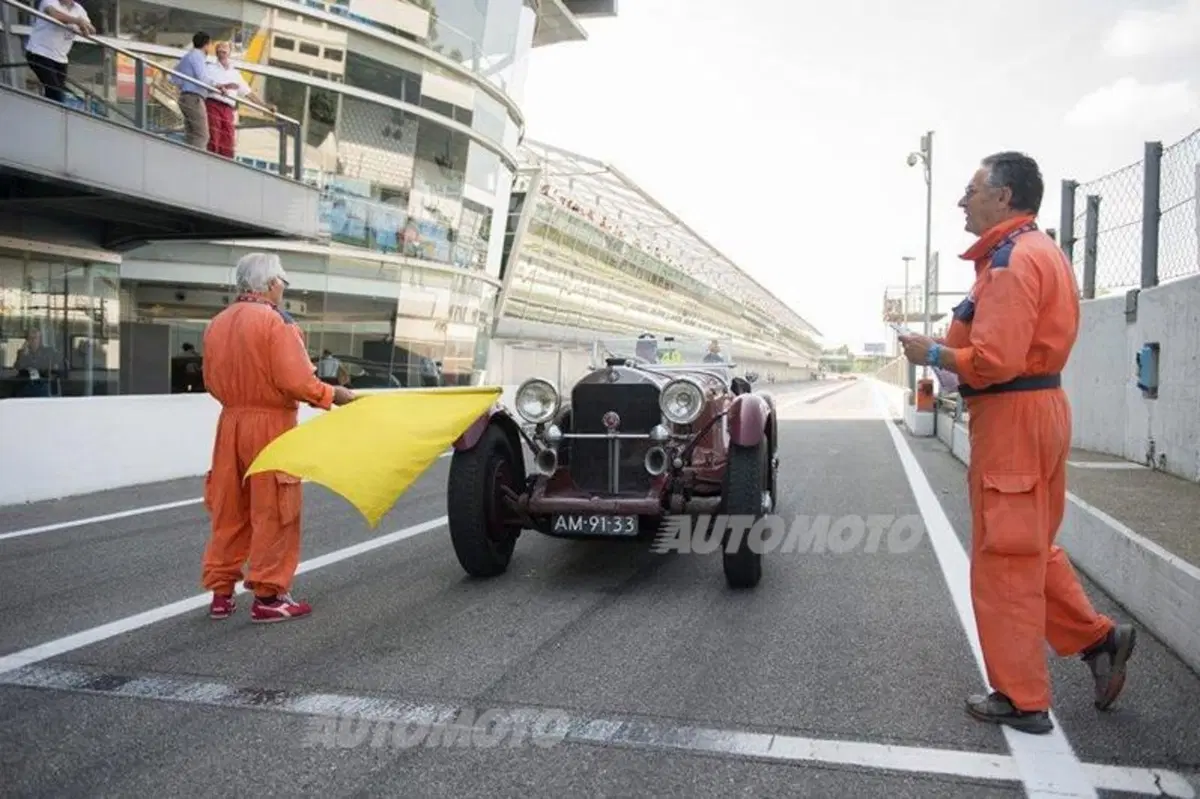 Tribute Mercedes to Mille Miglia 2015: 1.600 km di emozioni e una grande vittoria (16)