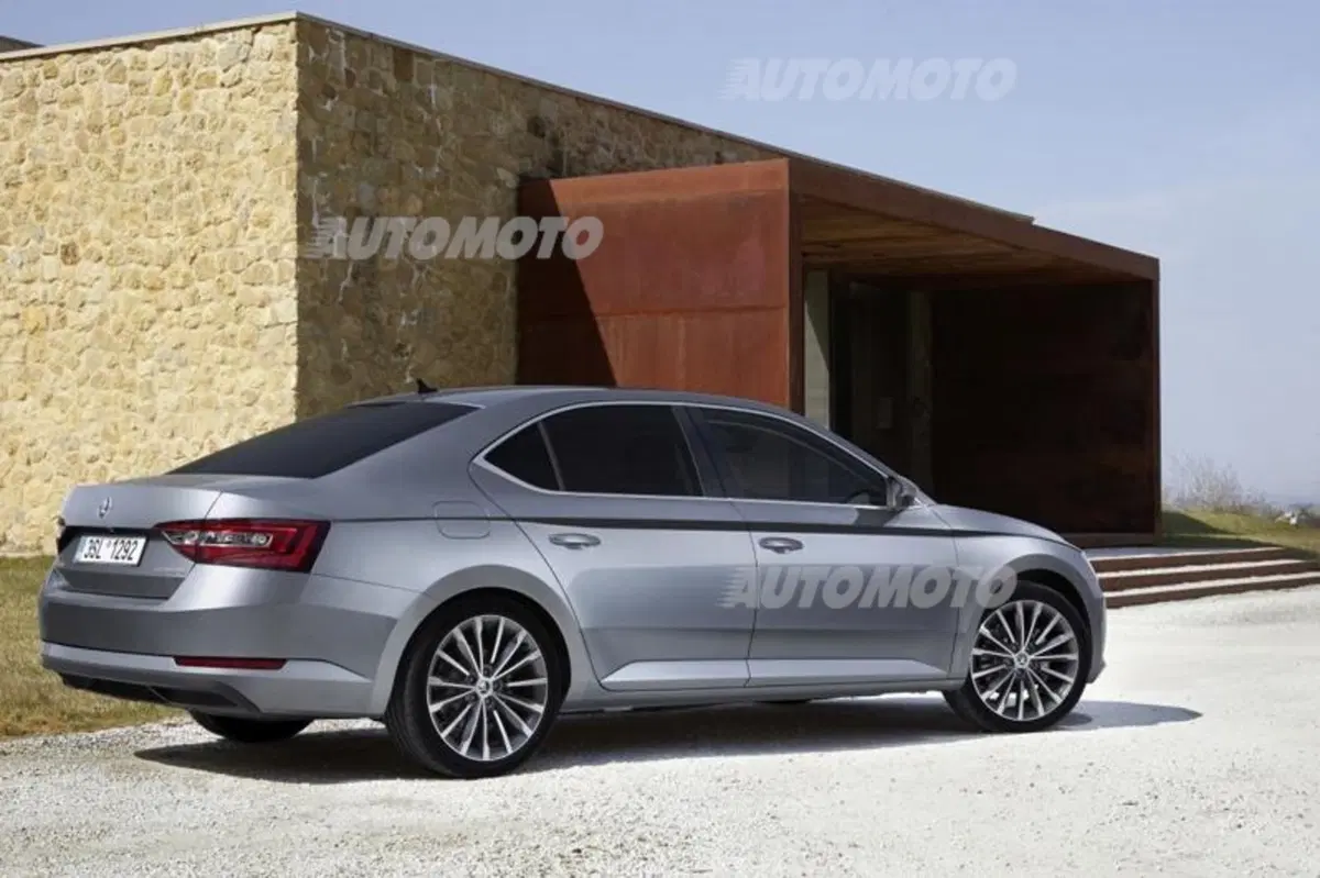 Nuova Skoda Superb (5)