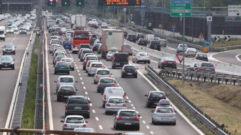 Mercato auto Europa: aprile a +6,9%, il quadrimestre a +8,1%. FCA a +13,3%