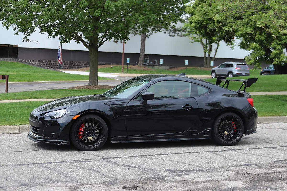Subaru BRZ STI. Armi più affilate per la piccola giapponese  (3)