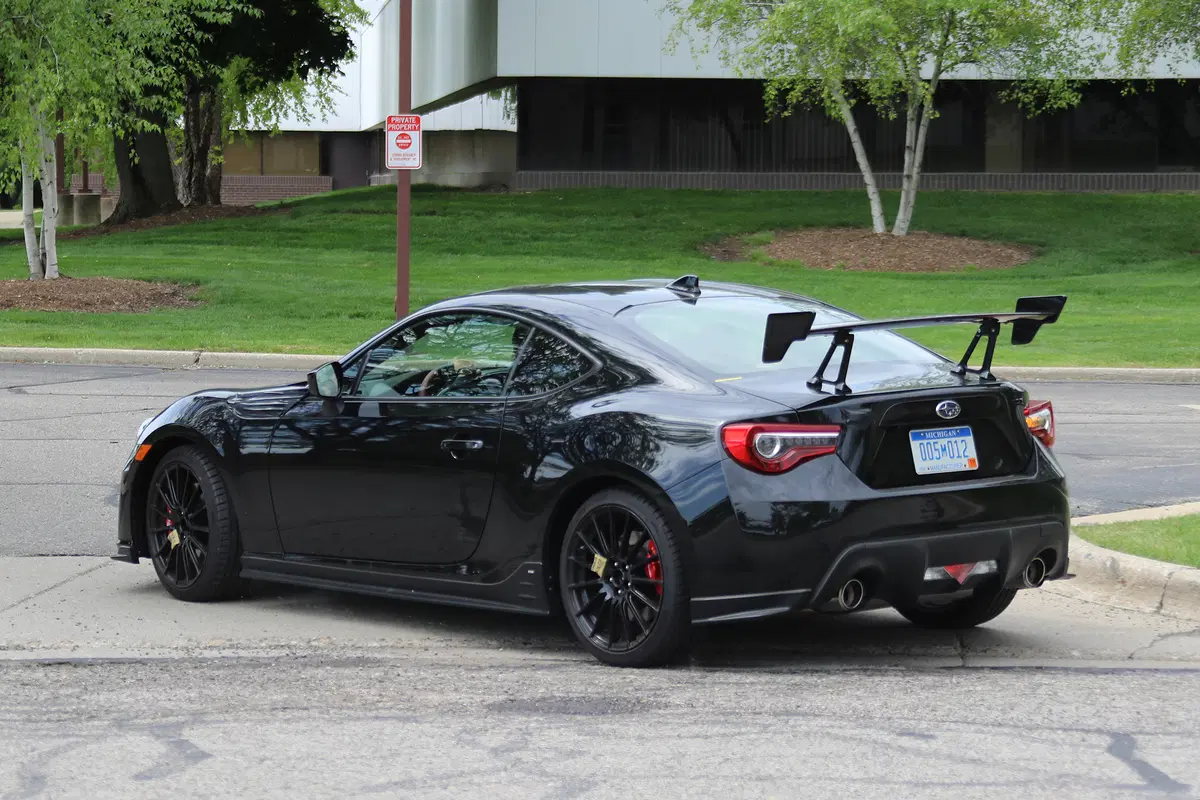 Subaru BRZ STI. Armi più affilate per la piccola giapponese  (6)