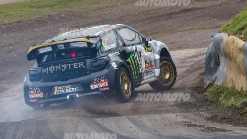 WRX 2015: Rallycross di Gran Bretagna, il lungo volo di Petter Solberg