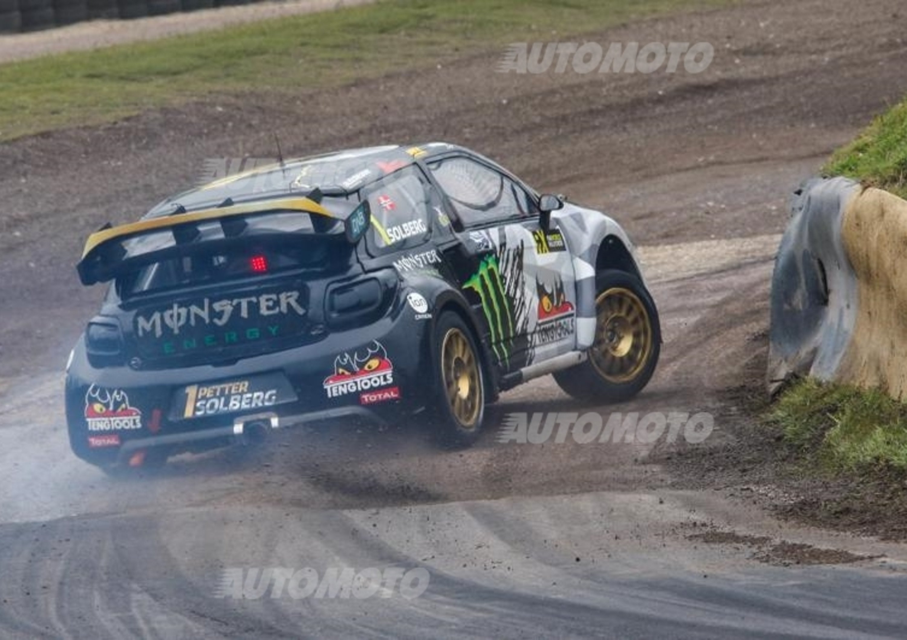 WRX 2015: Rallycross di Gran Bretagna, il lungo volo di Petter Solberg