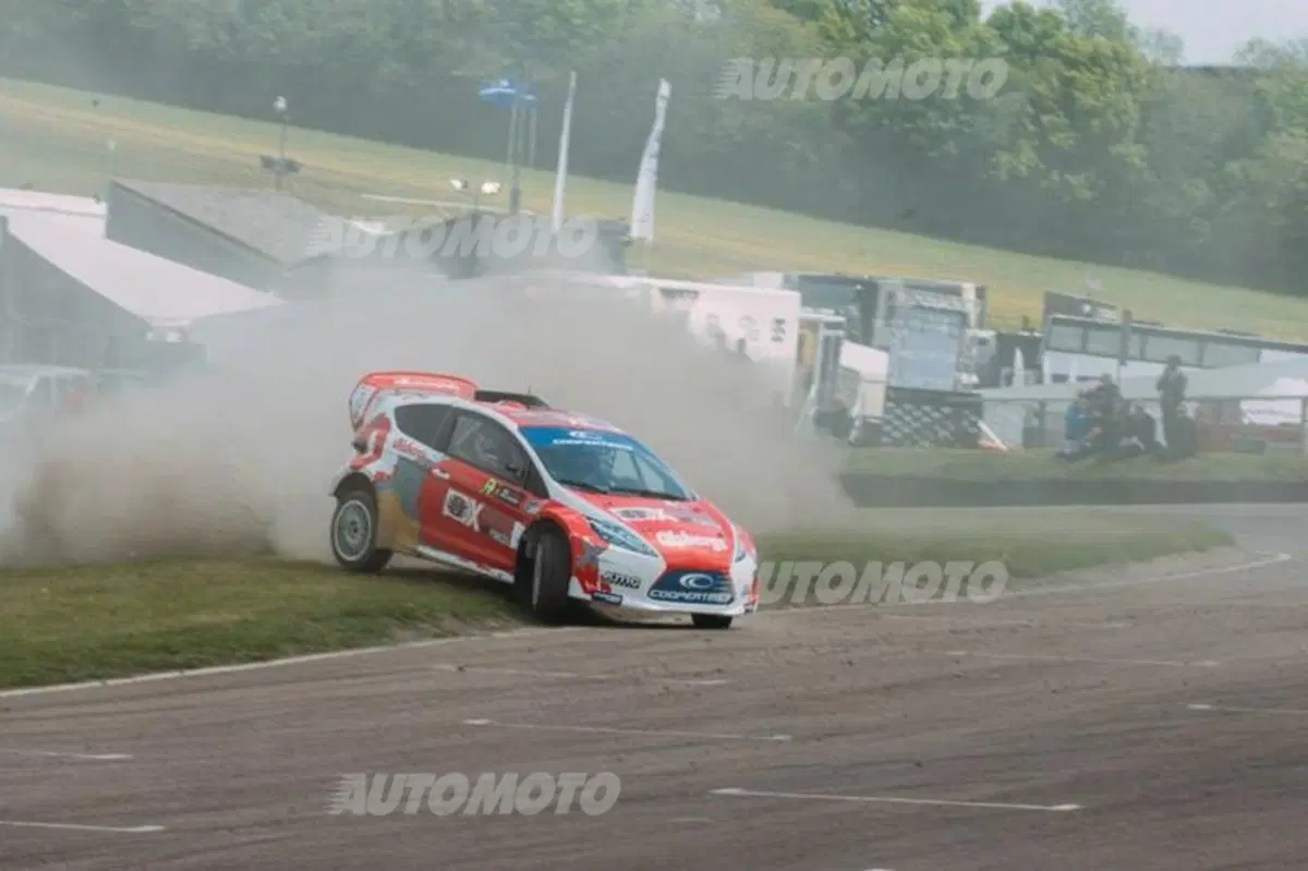 WRX 2015: Rallycross di Gran Bretagna, il lungo volo di Petter Solberg (4)