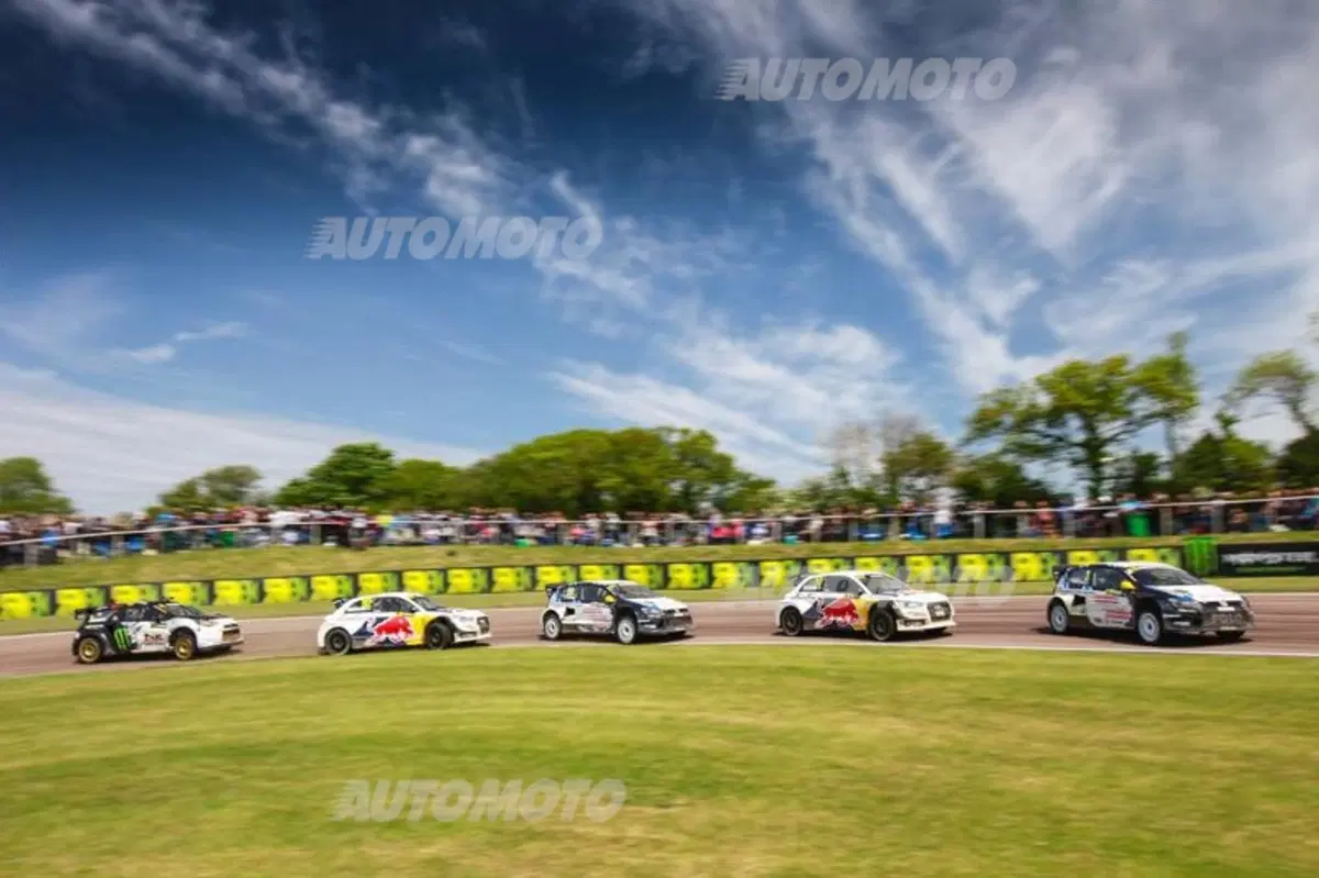 WRX 2015: Rallycross di Gran Bretagna, il lungo volo di Petter Solberg (6)