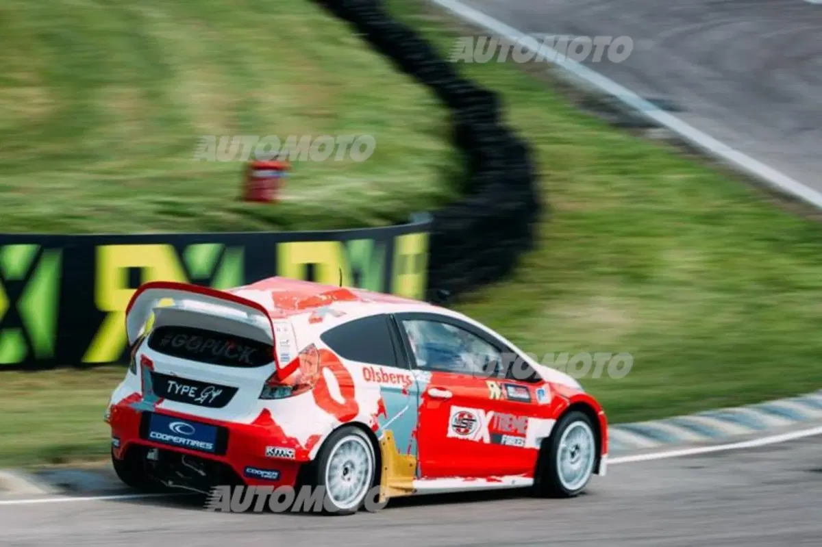 WRX 2015: Rallycross di Gran Bretagna, il lungo volo di Petter Solberg (11)