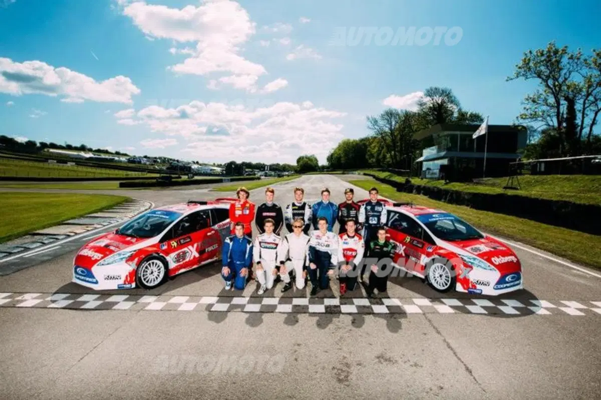WRX 2015: Rallycross di Gran Bretagna, il lungo volo di Petter Solberg (12)