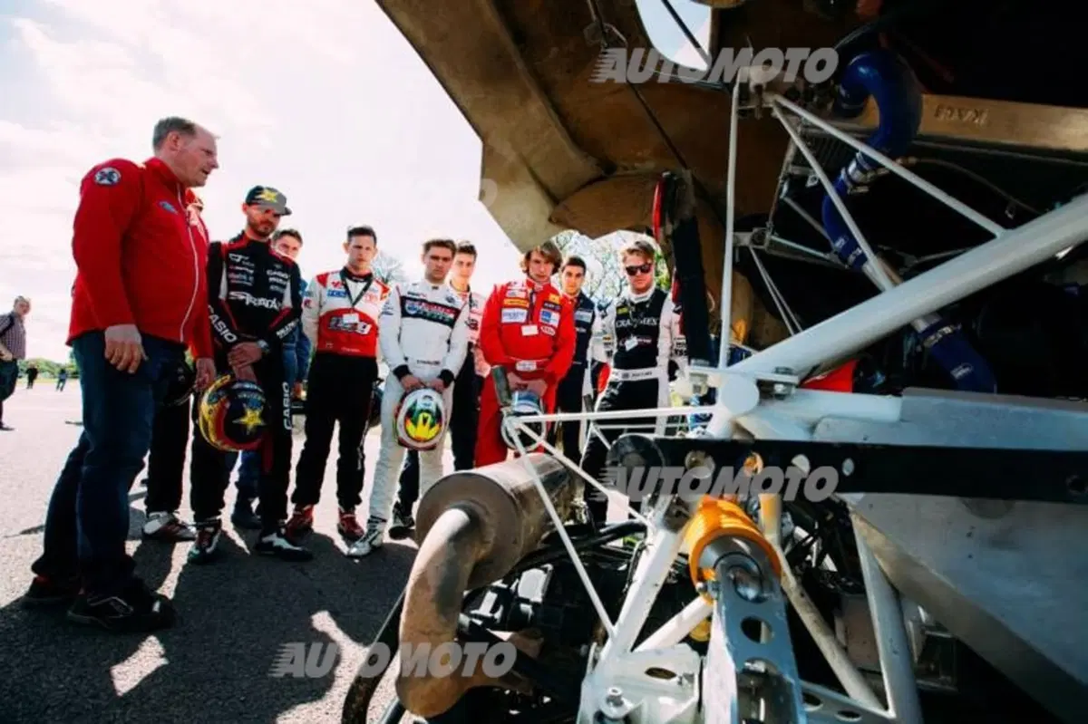 WRX 2015: Rallycross di Gran Bretagna, il lungo volo di Petter Solberg (14)