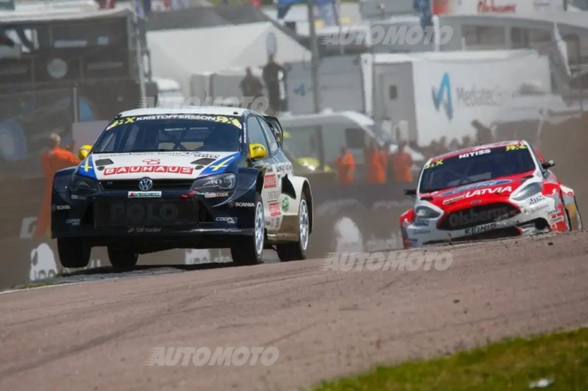 WRX 2015: Rallycross di Gran Bretagna, il lungo volo di Petter Solberg (15)