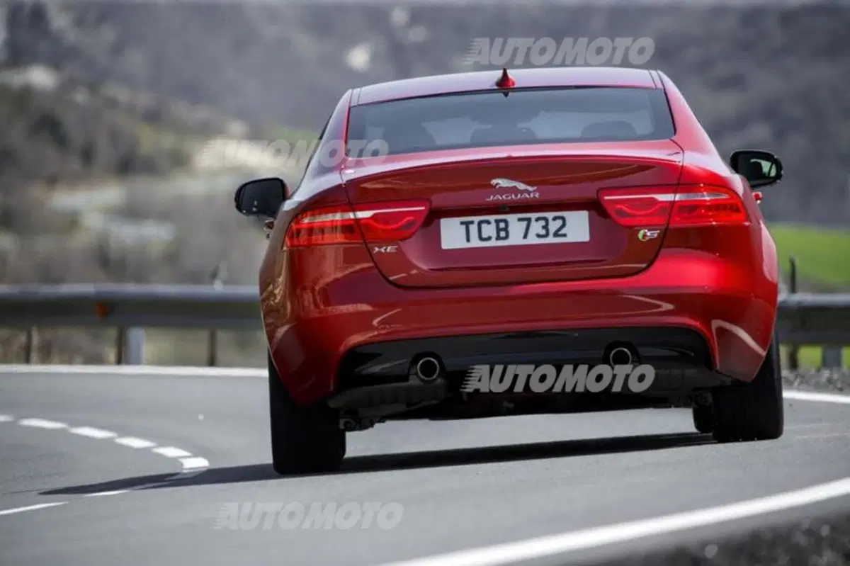 Andrew Gillham: «La Jaguar XE doveva essere perfetta» (10)