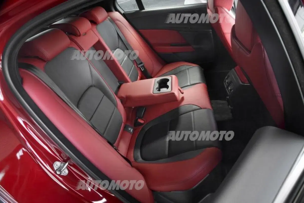 Andrew Gillham: «La Jaguar XE doveva essere perfetta» (15)