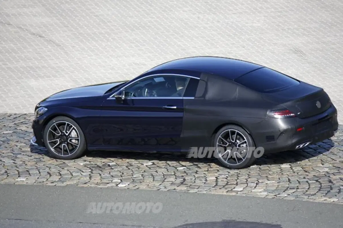Mercedes Classe C Coupé: ultimi test per il muletto (10)