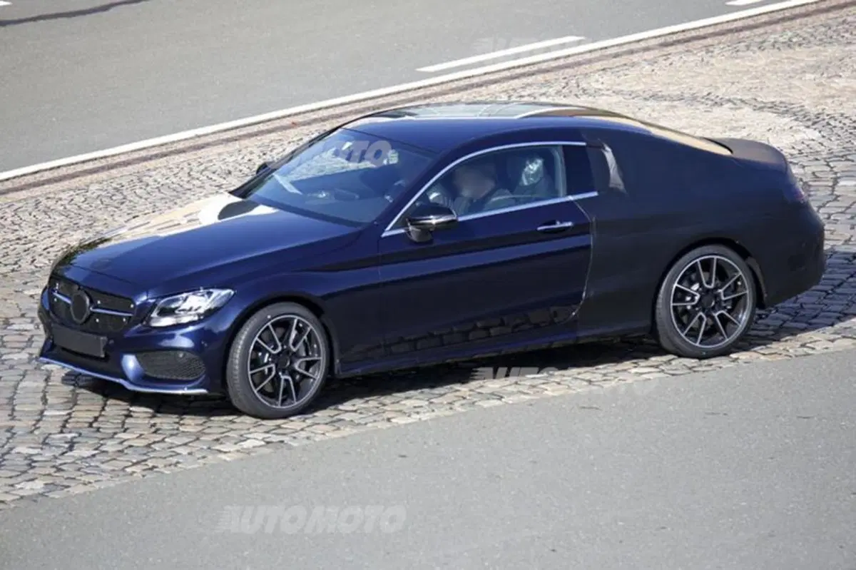 Mercedes Classe C Coupé: ultimi test per il muletto (13)