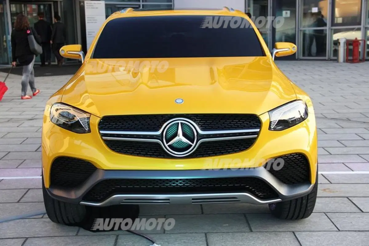 Mercedes GLC Coupé concept: l'anti-X4 si lascia ammirare in Italia (4)