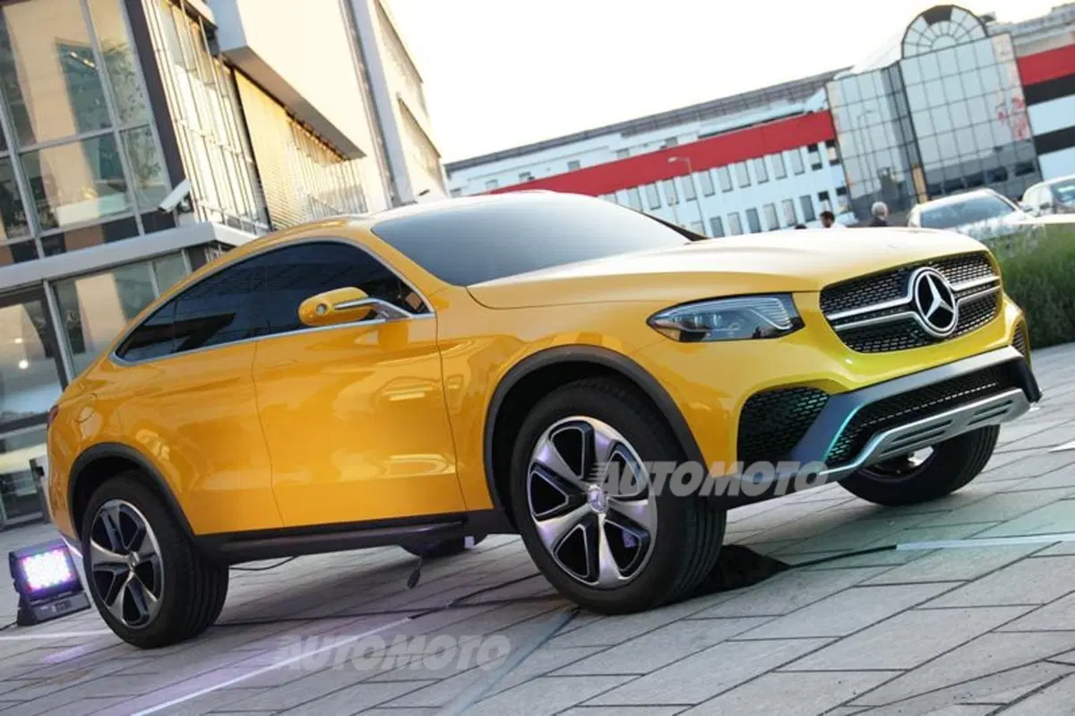 Mercedes GLC Coupé concept: l'anti-X4 si lascia ammirare in Italia (6)