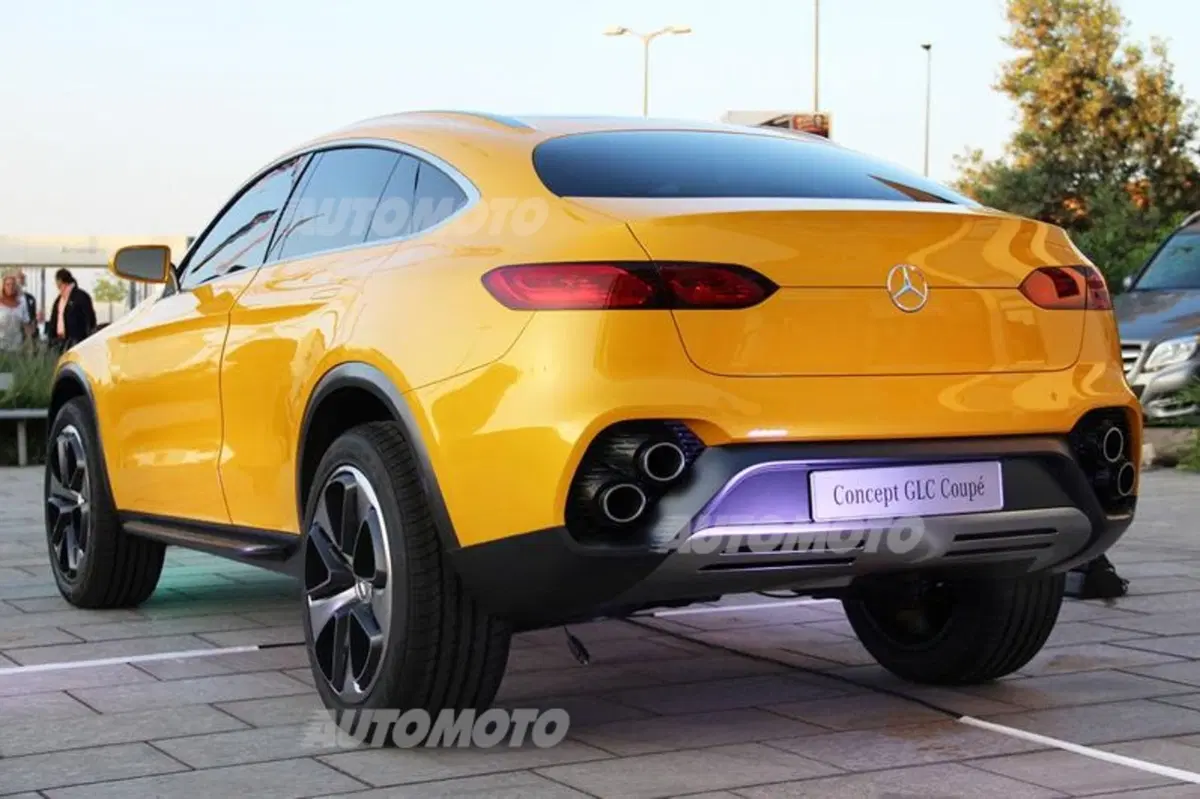 Mercedes GLC Coupé concept: l'anti-X4 si lascia ammirare in Italia (9)
