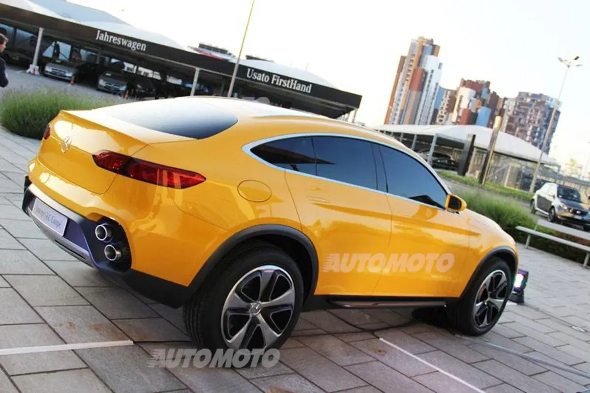 Mercedes GLC Coupé concept: l'anti-X4 si lascia ammirare in Italia (10)
