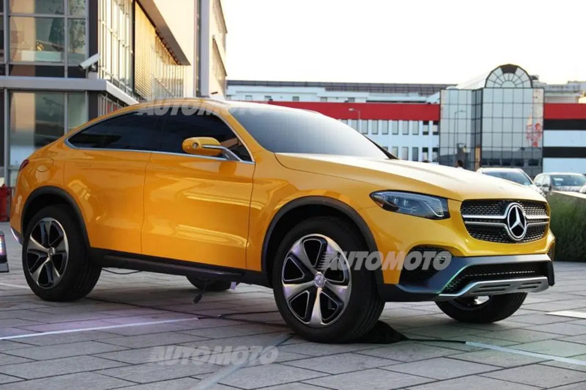 Mercedes GLC Coupé concept: l'anti-X4 si lascia ammirare in Italia (11)