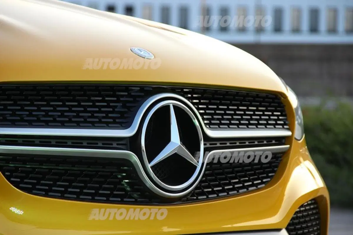 Mercedes GLC Coupé concept: l'anti-X4 si lascia ammirare in Italia (13)