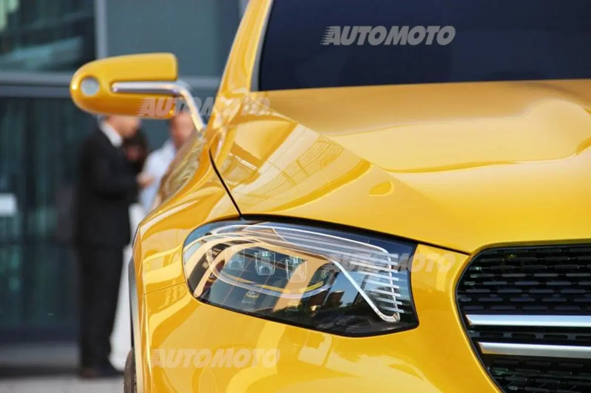 Mercedes GLC Coupé concept: l'anti-X4 si lascia ammirare in Italia (17)