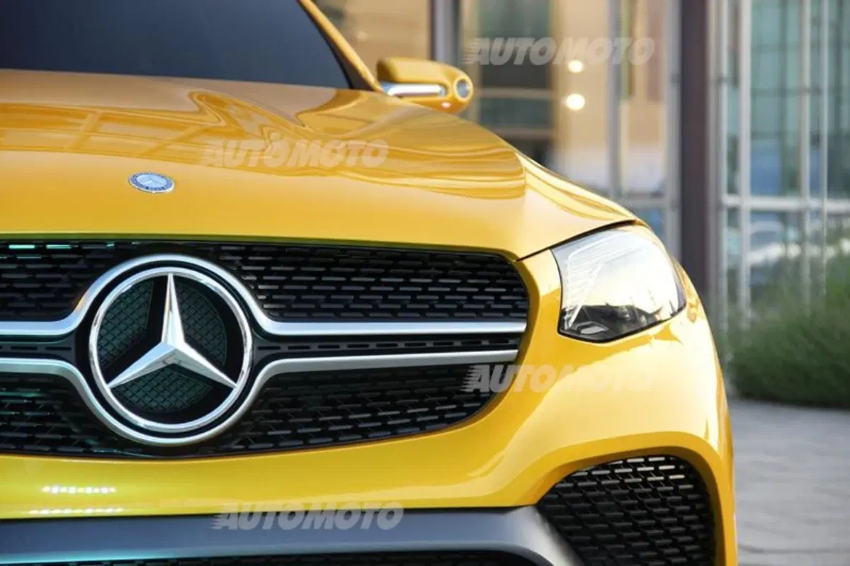 Mercedes GLC Coupé concept: l'anti-X4 si lascia ammirare in Italia (21)