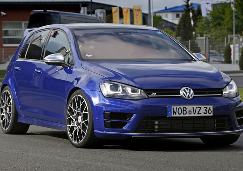 Volkswagen Golf R400: il mostro da 400 CV si far&agrave;!