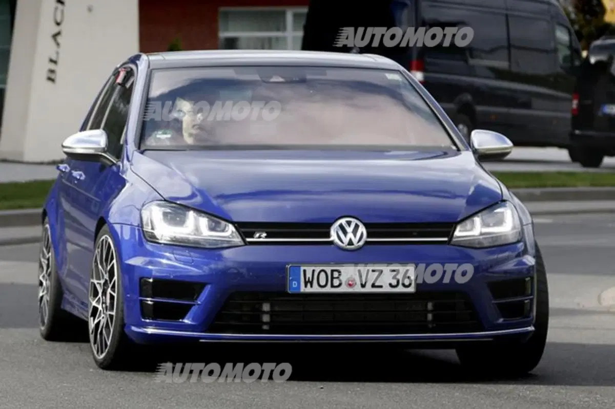 Volkswagen Golf R400: il mostro da 400 CV si farà!