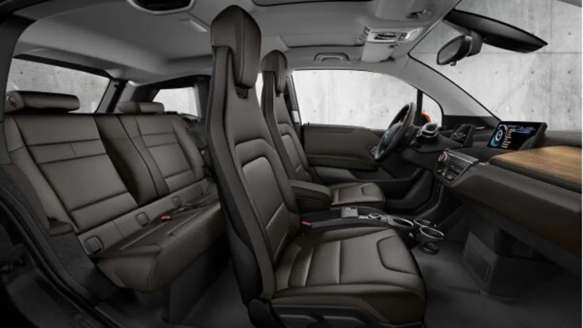 Quale comprare, Confronto: BMW i3 Vs Renault ZOE (3)