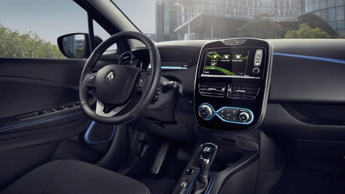 Quale comprare, Confronto: BMW i3 Vs Renault ZOE (6)