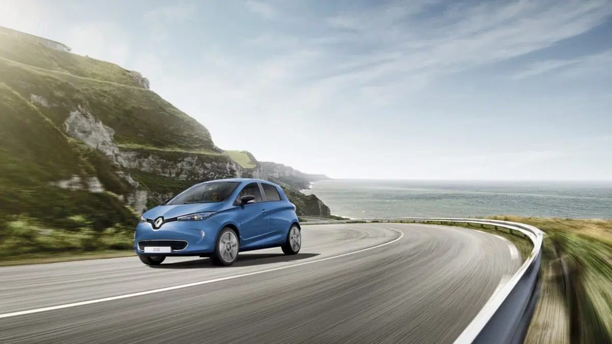 Quale comprare, Confronto: BMW i3 Vs Renault ZOE (8)