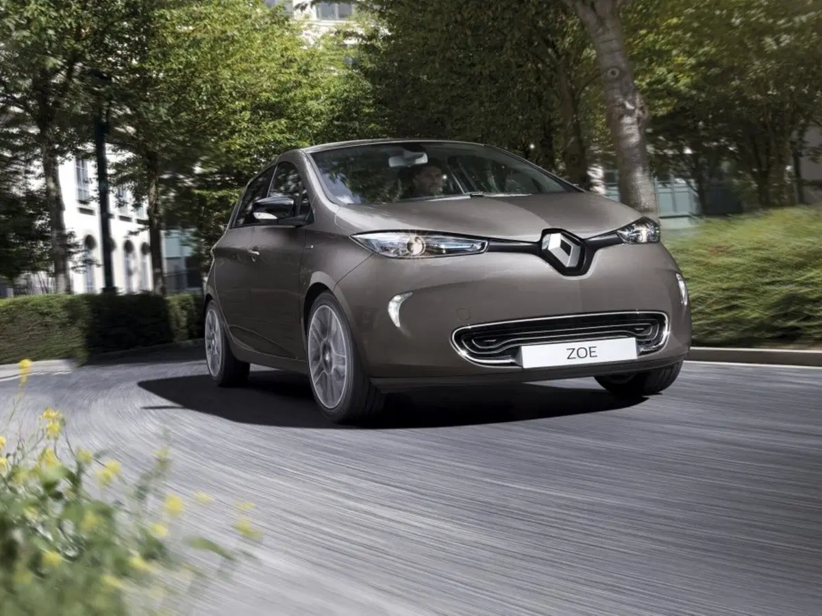 Quale comprare, Confronto: BMW i3 Vs Renault ZOE (2)